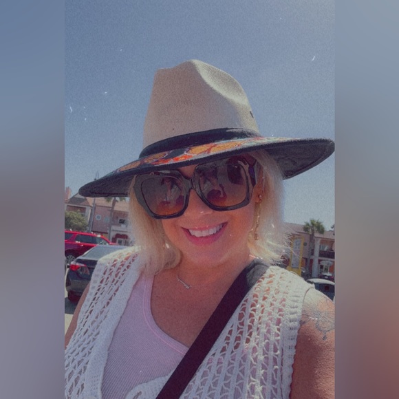 Meet your Posher, Kimberly - Picture 2 of 4